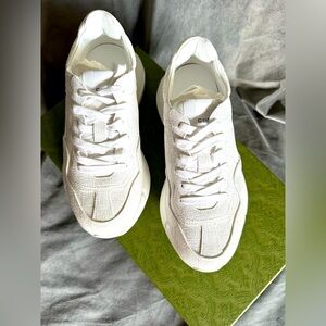 New white supreme GUCCI sneakers.